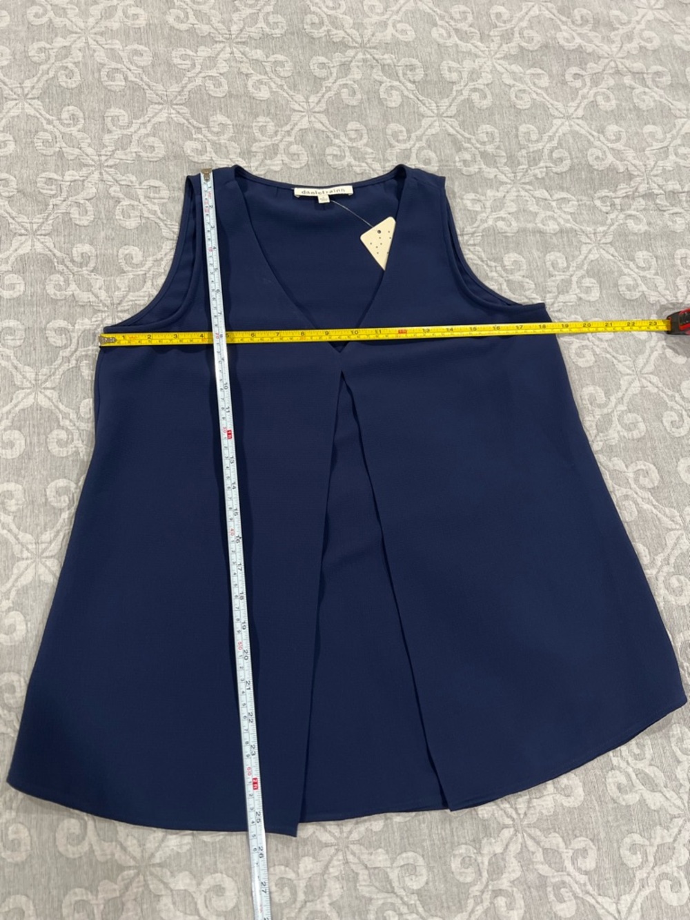 Daniel Rainn Navy V-Neck Sleeveless Pleat Front Camisole - Picture 3 of 4